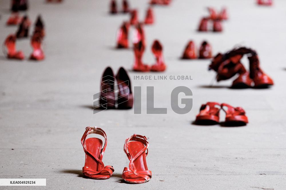 Zapatos Rojos Installation Inauguration - Rome