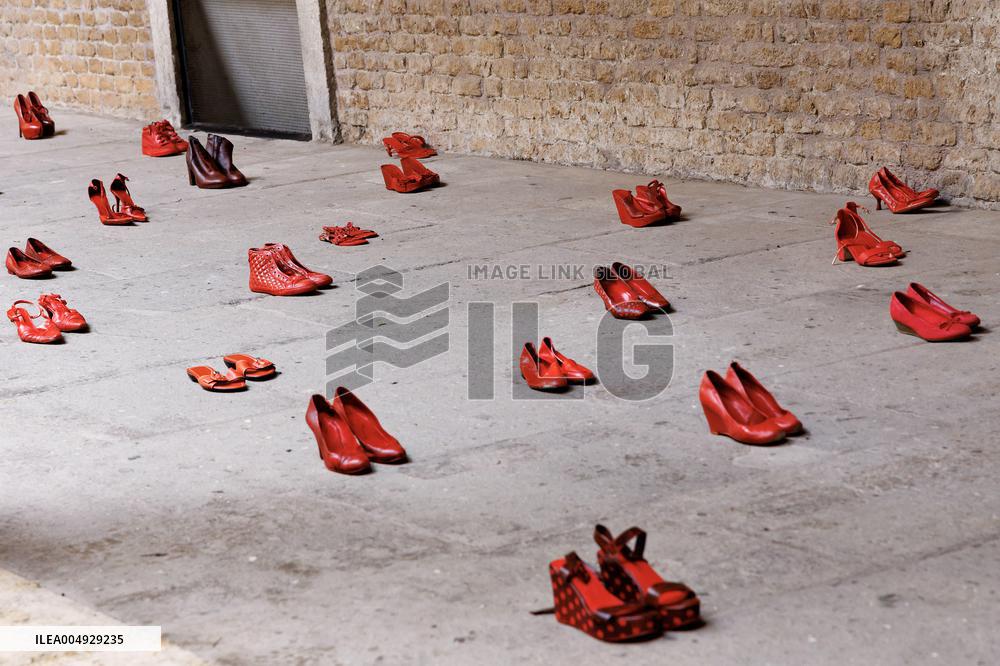 Zapatos Rojos Installation Inauguration - Rome