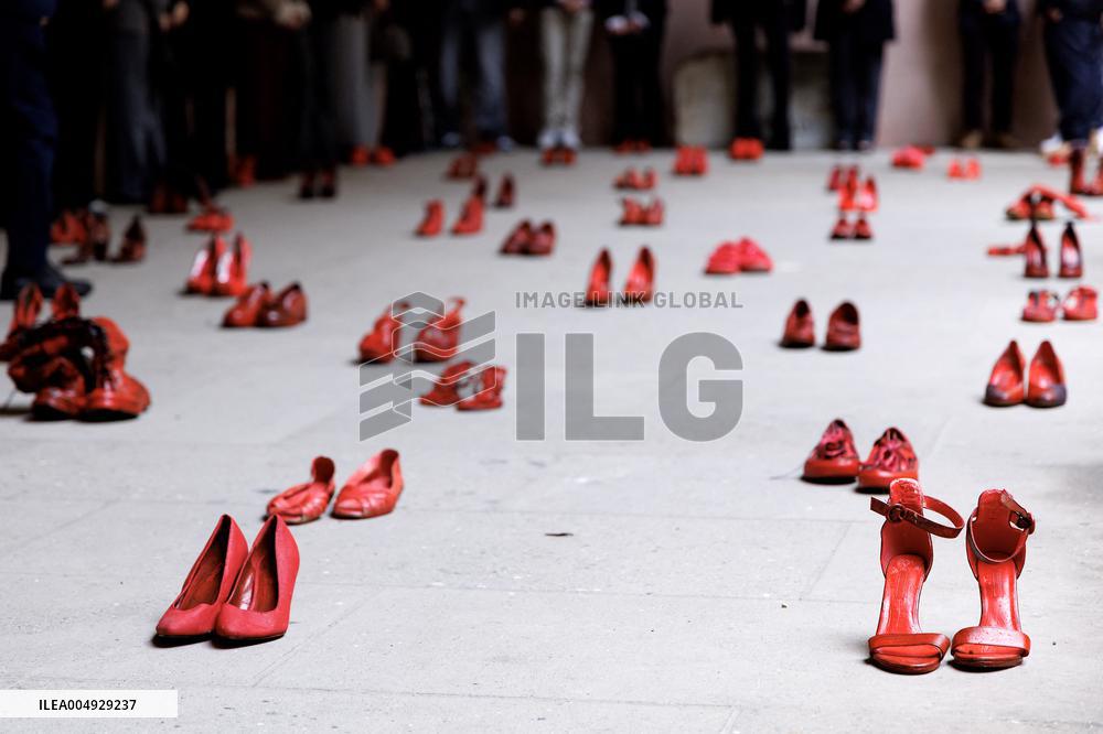 Zapatos Rojos Installation Inauguration - Rome