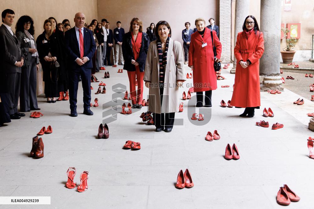 Zapatos Rojos Installation Inauguration - Rome