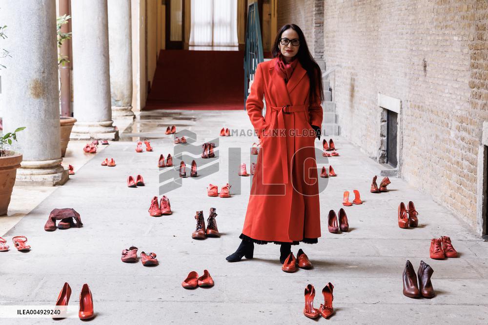 Zapatos Rojos Installation Inauguration - Rome