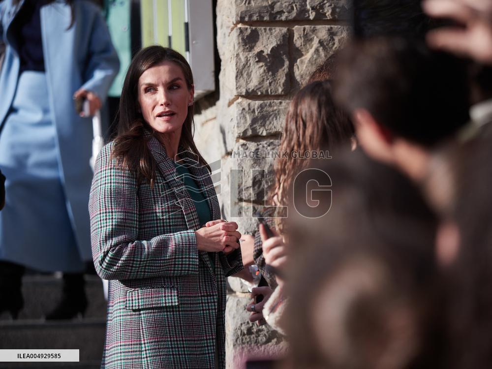 The Queen Attends The Tribute To Filmmaker Alejandro Amenabar - Tudela