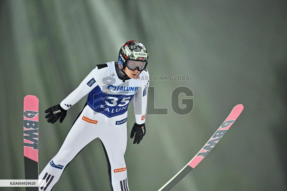 SKI JUMPING WORLD CUP NORMAL HILL