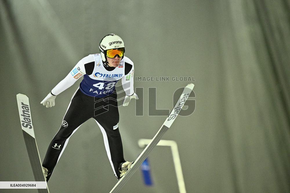 SKI JUMPING WORLD CUP NORMAL HILL