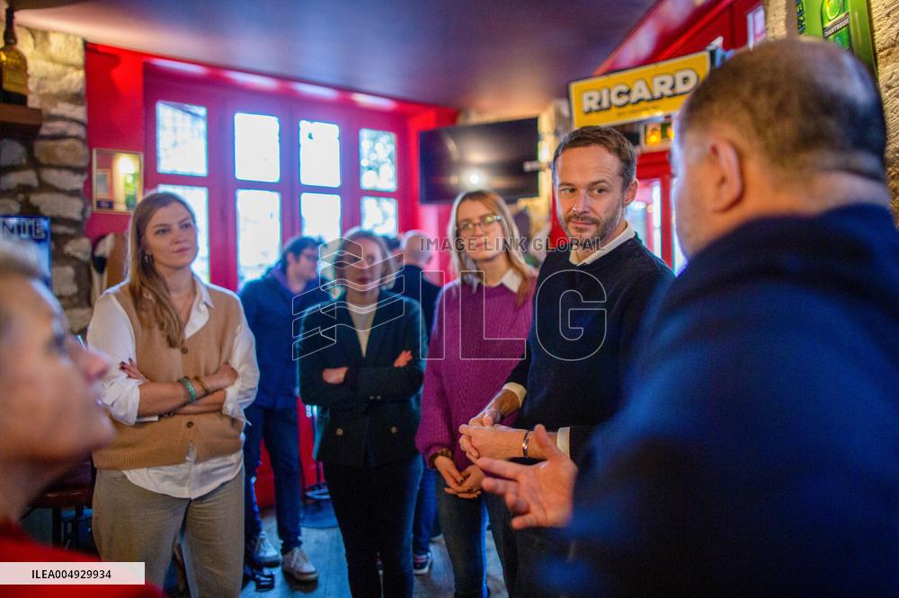 David Belliard Visits A Safe Place For Women - Paris