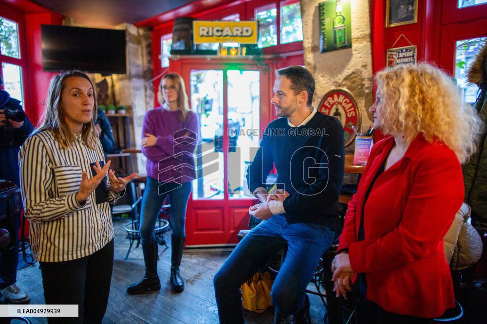 David Belliard Visits A Safe Place For Women - Paris