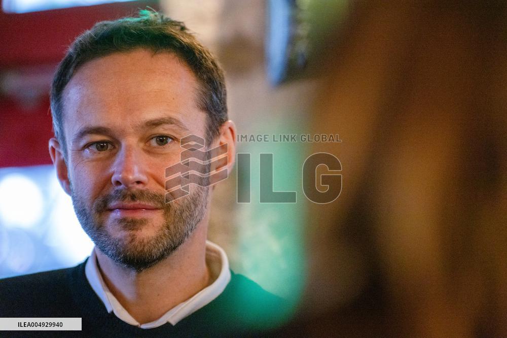 David Belliard Visits A Safe Place For Women - Paris