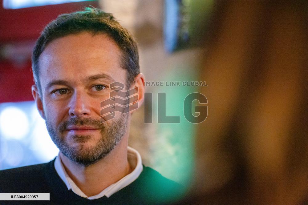 David Belliard Visits A Safe Place For Women - Paris