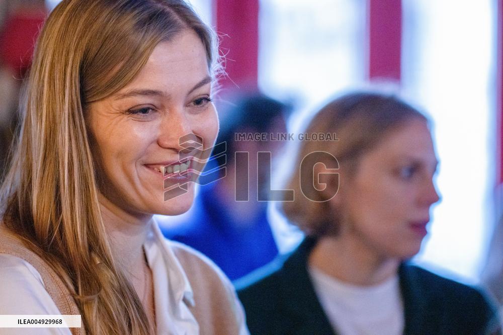 David Belliard Visits A Safe Place For Women - Paris