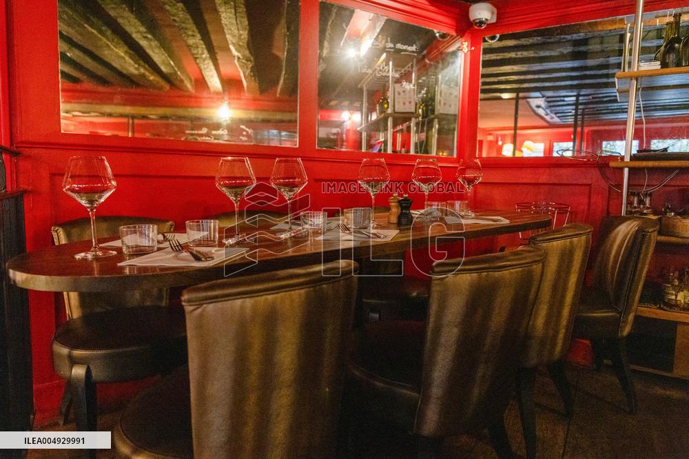 David Belliard Visits A Safe Place For Women - Paris