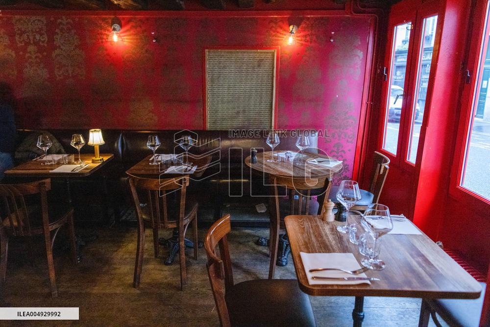 David Belliard Visits A Safe Place For Women - Paris