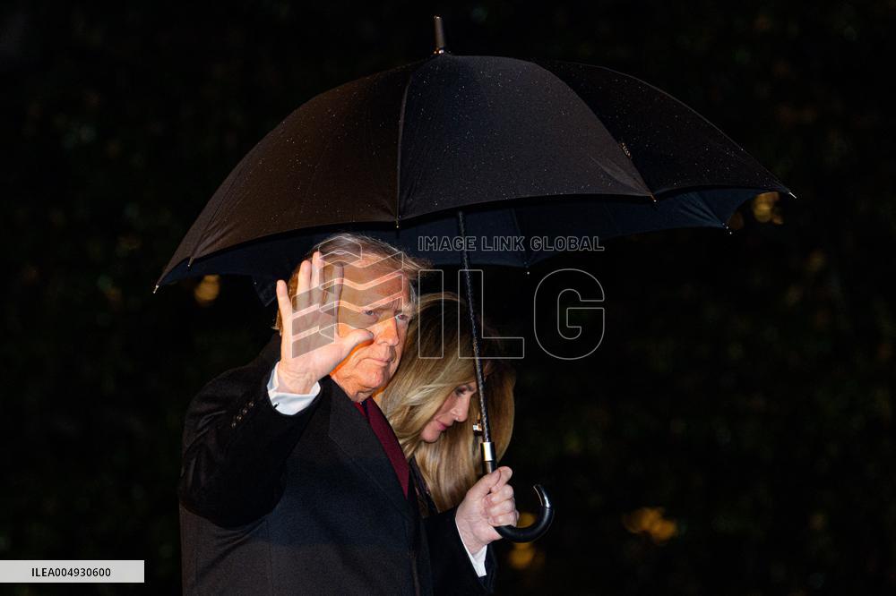 President Trump, Melania Trump Depart for Mar-a-Lago Thanksgiving Holiday