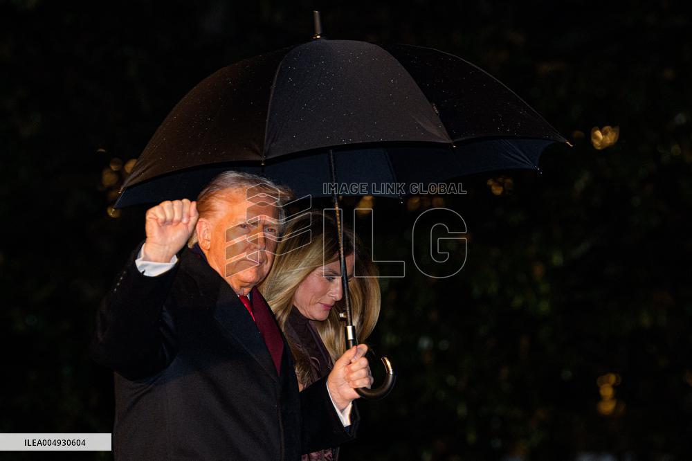 President Trump, Melania Trump Depart for Mar-a-Lago Thanksgiving Holiday