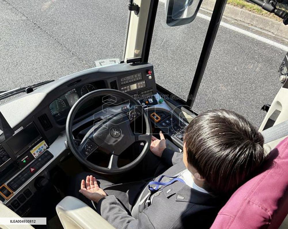 Autonomous bus test ride