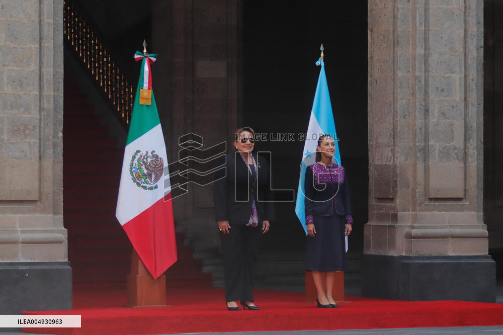 Honduran President Xiomara Castro Wecoming Ceremony - Mexico City