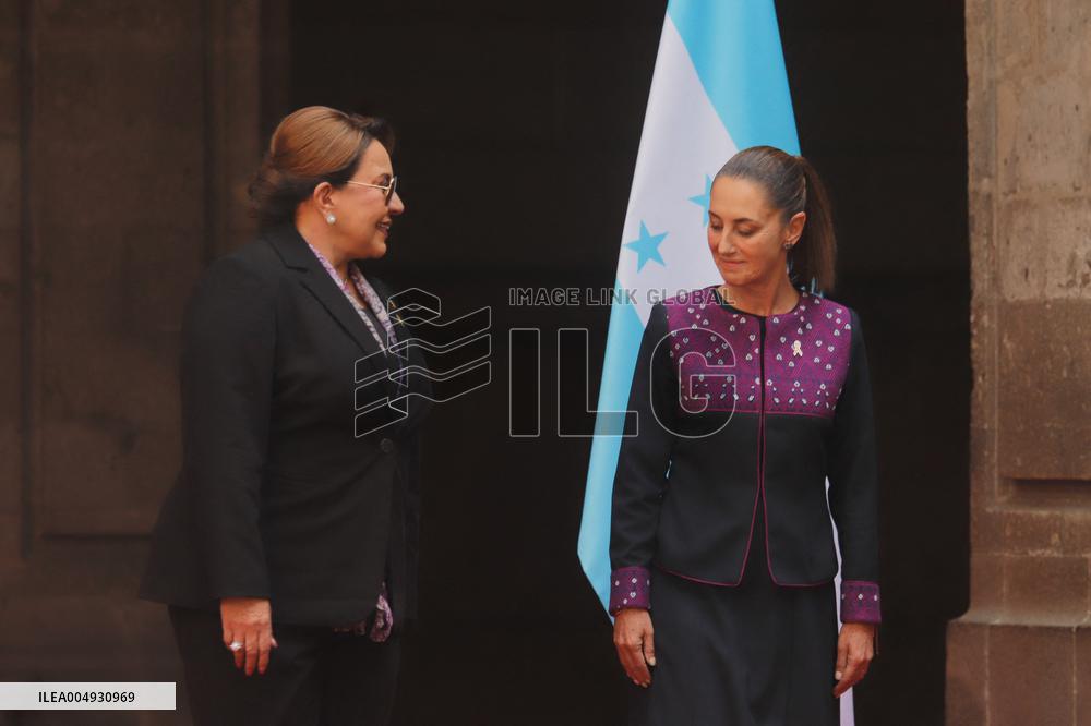 Honduran President Xiomara Castro Wecoming Ceremony - Mexico City