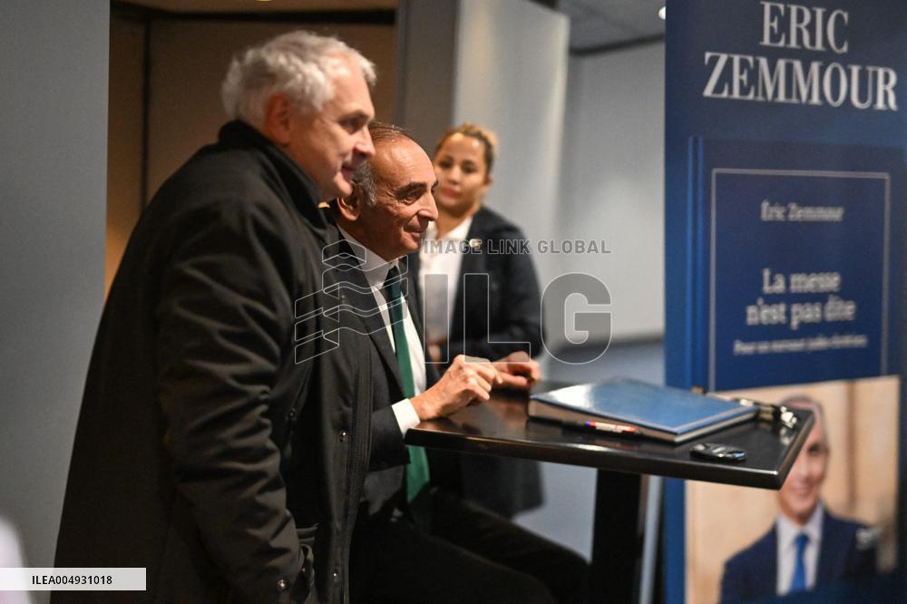 Eric Zemmour Book Signing - Paris