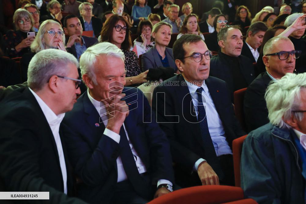 Medef Colloque Pensez Entreprise De Demain - Paris