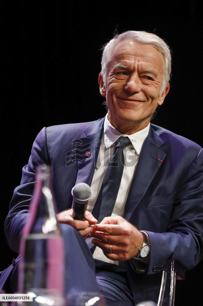 Medef Colloque Pensez Entreprise De Demain - Paris