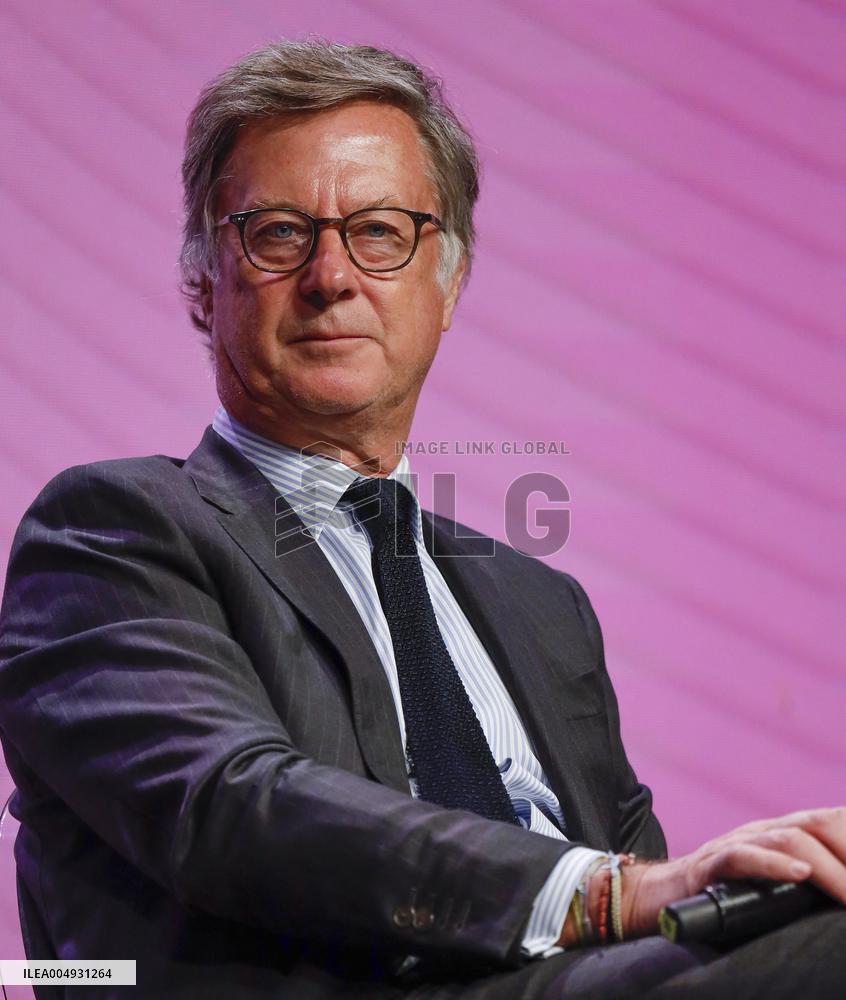 Medef Colloque Pensez Entreprise De Demain - Paris