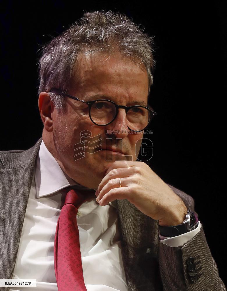 Medef Colloque Pensez Entreprise De Demain - Paris