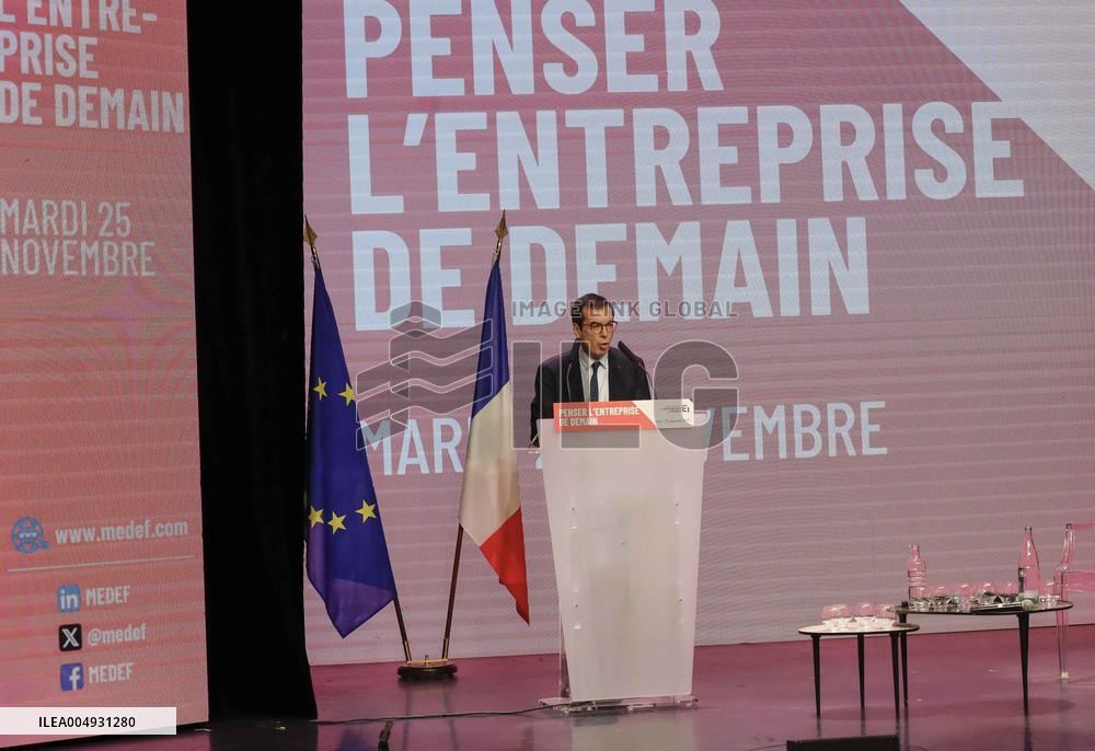 Medef Colloque Pensez Entreprise De Demain - Paris