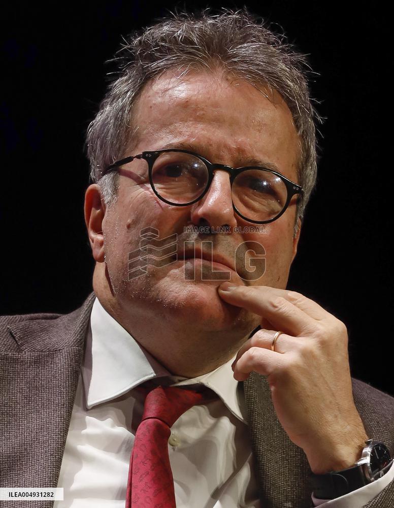 Medef Colloque Pensez Entreprise De Demain - Paris