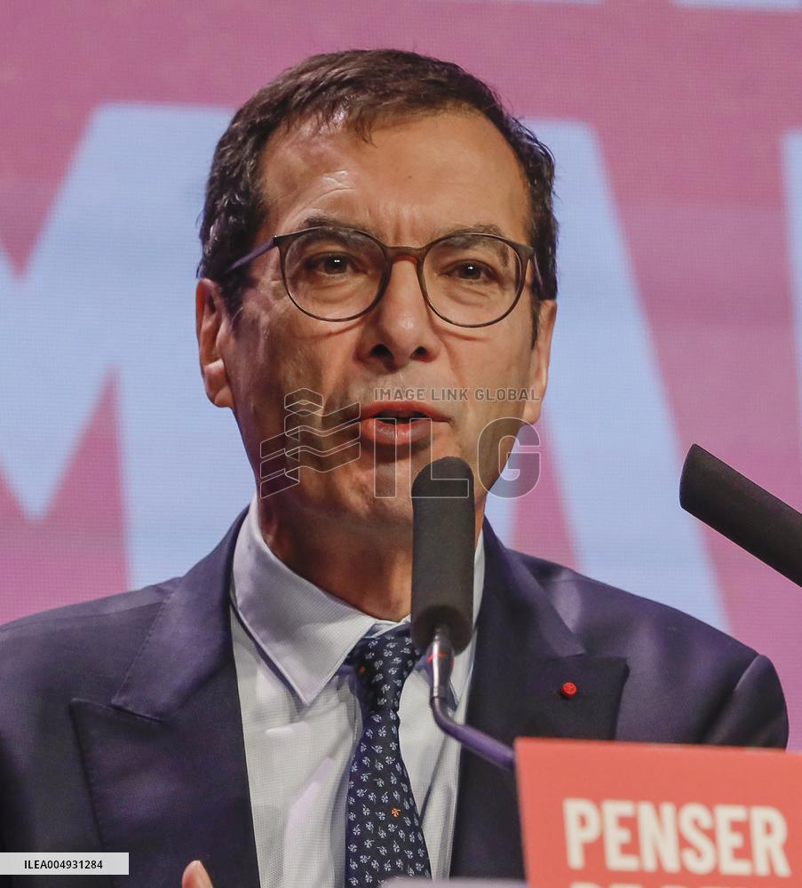Medef Colloque Pensez Entreprise De Demain - Paris