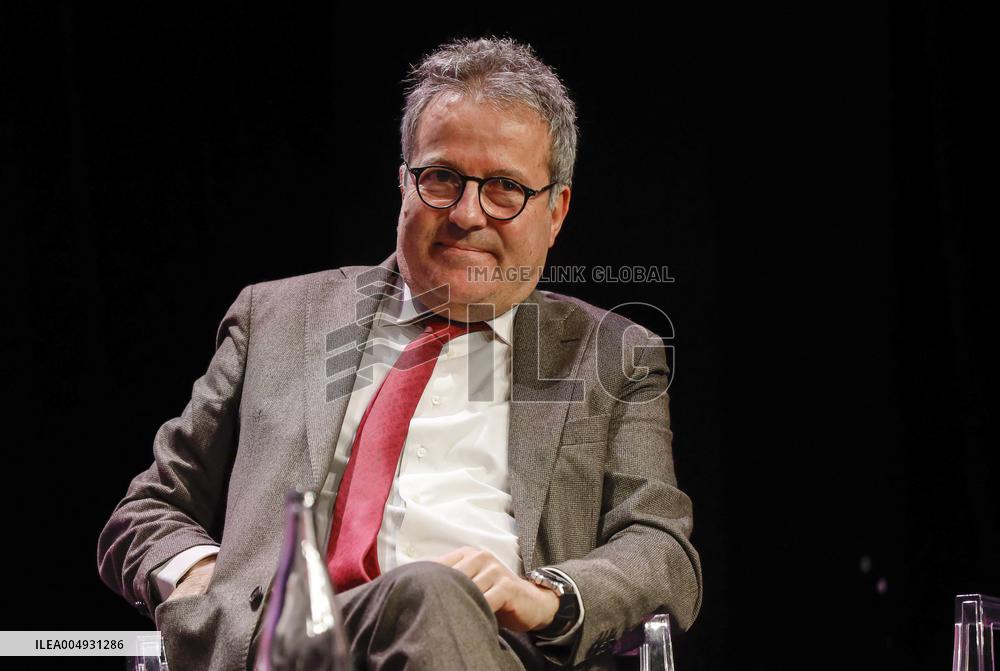 Medef Colloque Pensez Entreprise De Demain - Paris