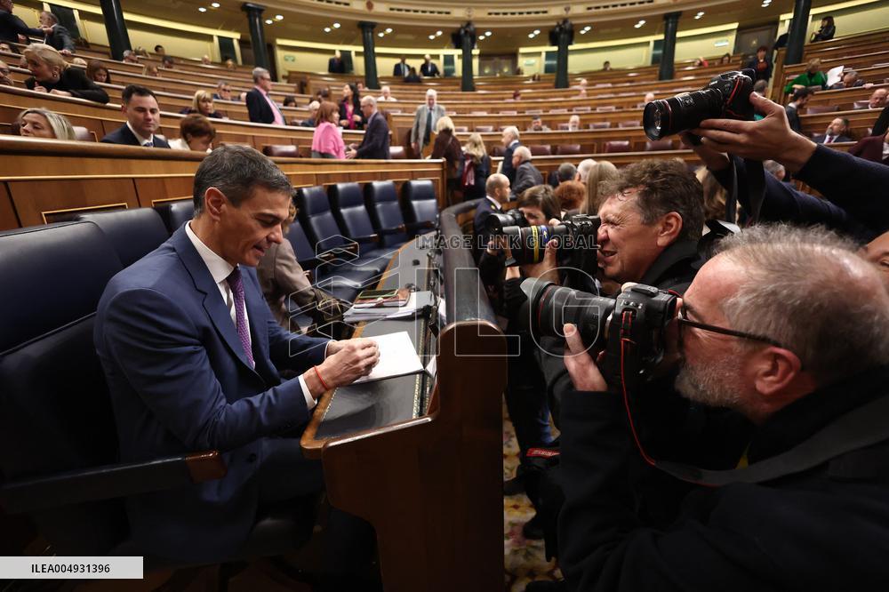 Government Faces Congressional Control Session After Resignation - Madrid