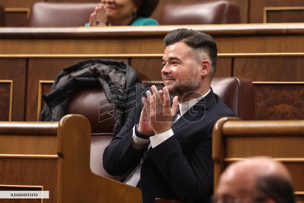 Government Faces Congressional Control Session After Resignation - Madrid