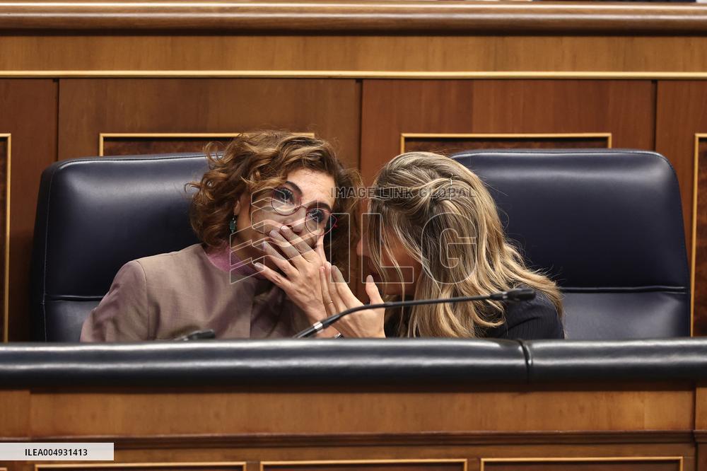 Government Faces Congressional Control Session After Resignation - Madrid