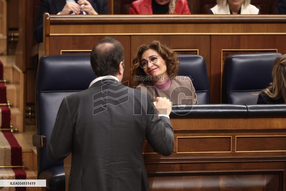 Government Faces Congressional Control Session After Resignation - Madrid