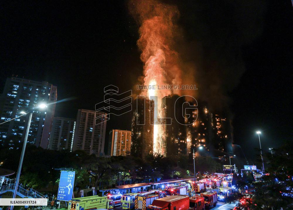 At Least 4 Dead and 3 Injured in Building Fire - Hong Kong