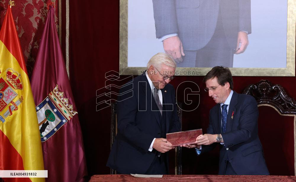 Almeida Presents Golden Key Of Madrid To German President Steinmeier