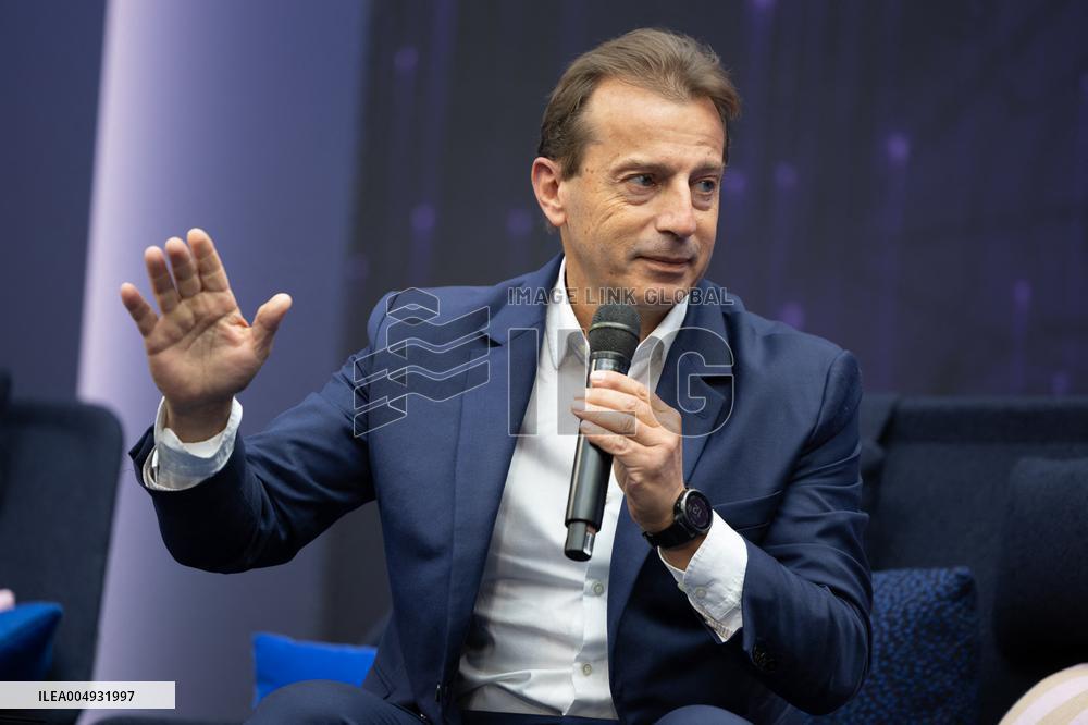 Adopt AI International Summit second day - Paris