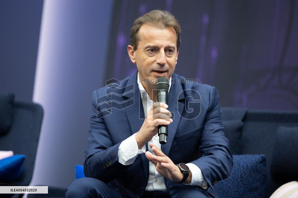 Adopt AI International Summit second day - Paris