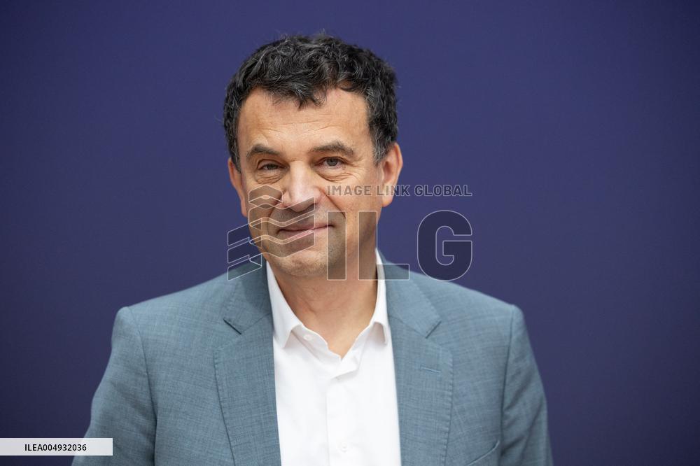 Adopt AI International Summit second day - Paris