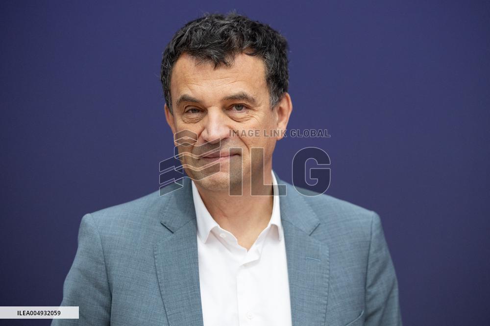 Adopt AI International Summit second day - Paris