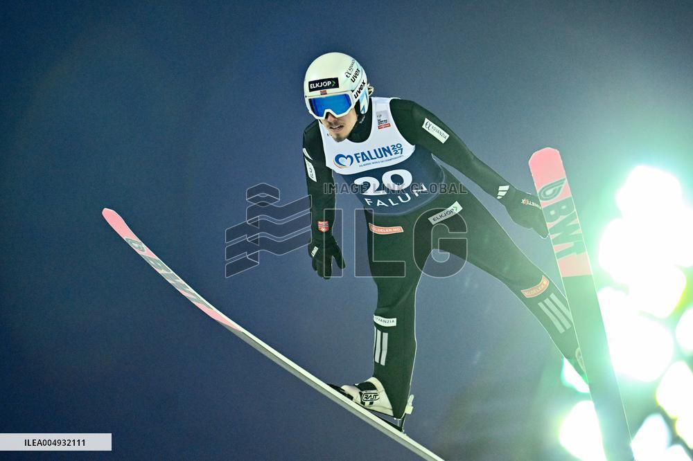 SKI JUMPING WORLD CUP LARGE HILL