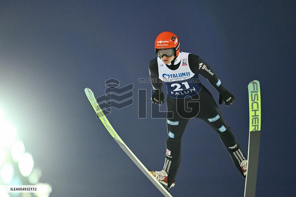 SKI JUMPING WORLD CUP LARGE HILL