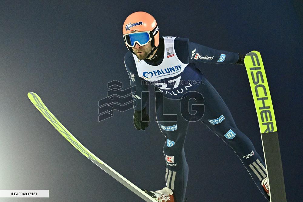 SKI JUMPING WORLD CUP LARGE HILL