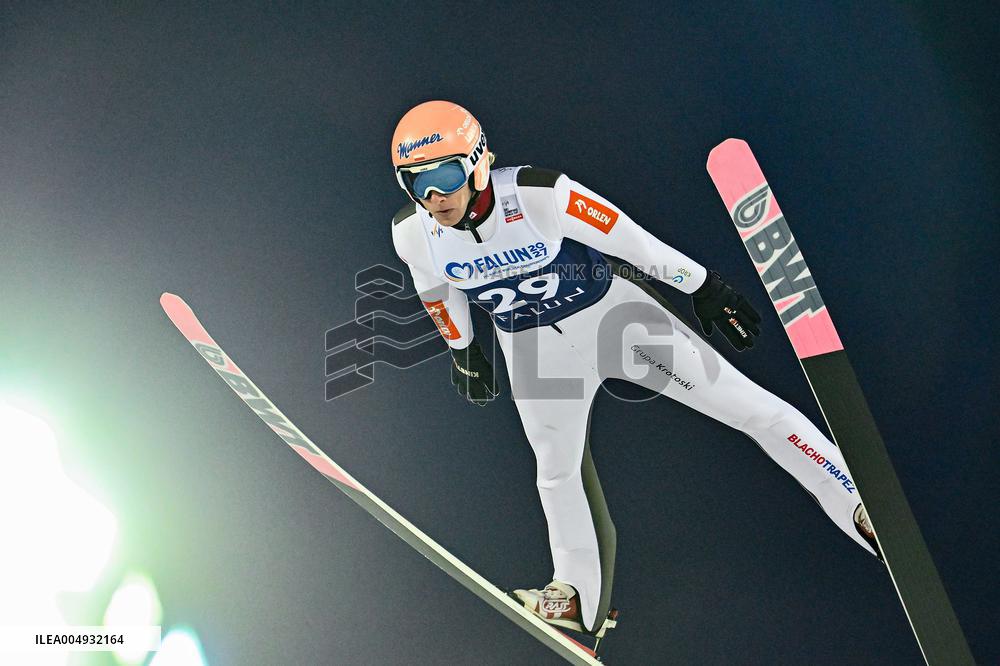 SKI JUMPING WORLD CUP LARGE HILL