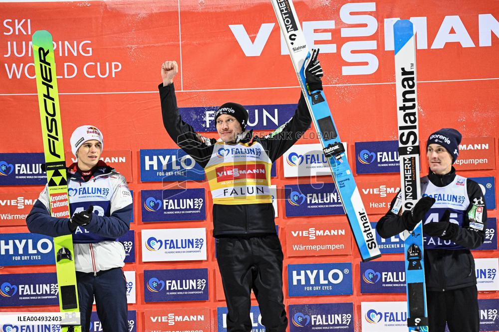 SKI JUMPING WORLD CUP LARGE HILL