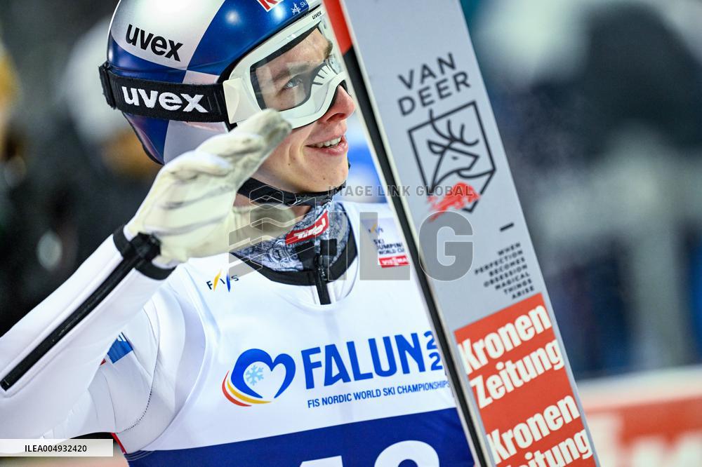 SKI JUMPING WORLD CUP LARGE HILL