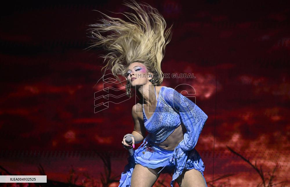 Zara Larsson in concert