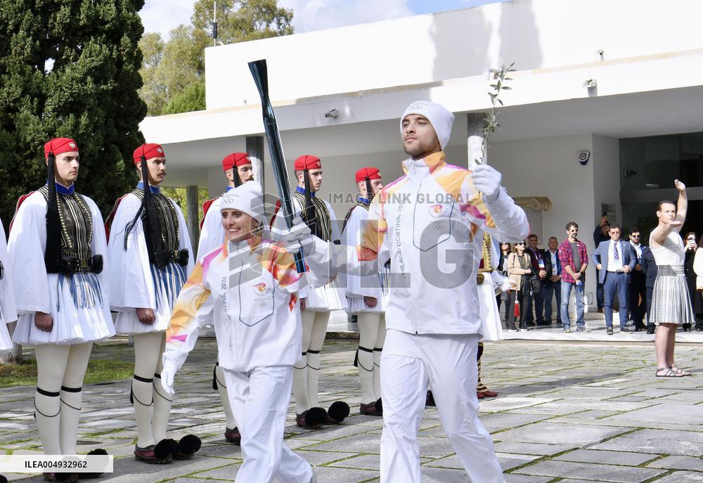 Milan-Cortina Olympic flame lightning ceremony