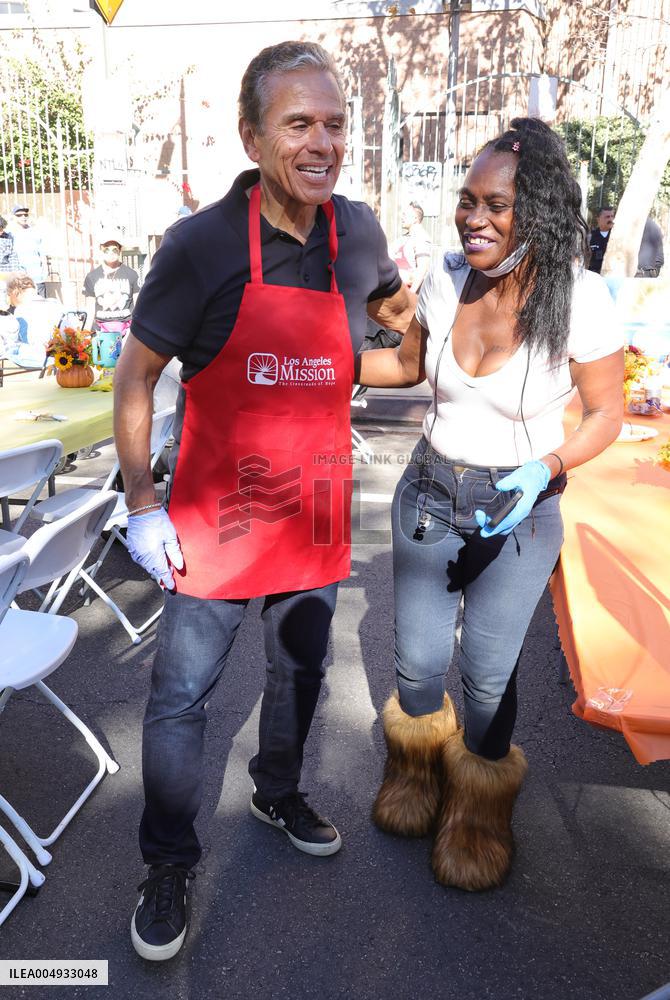 2025 Thanks & Giving On Skid Row - LA