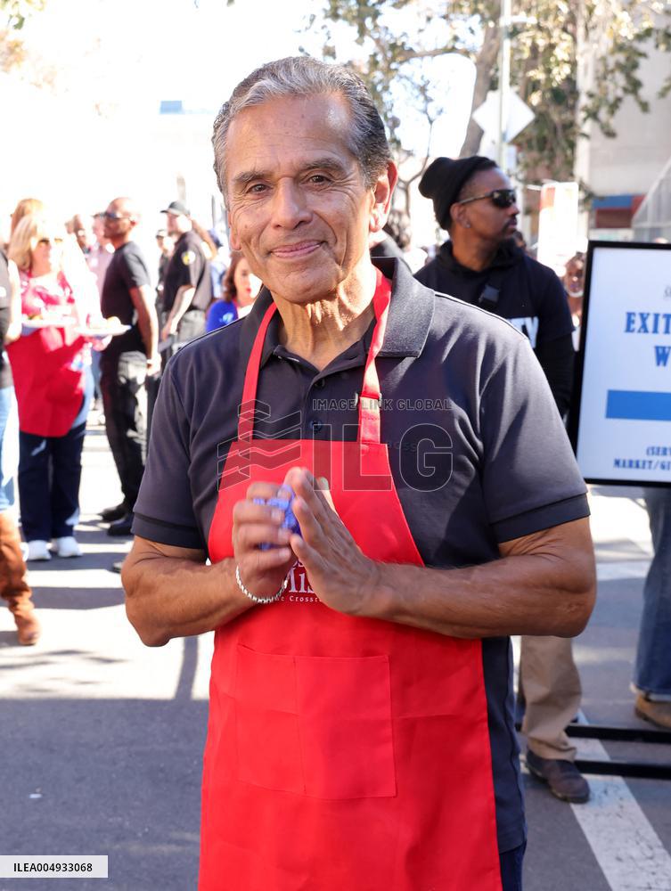 2025 Thanks & Giving On Skid Row - LA