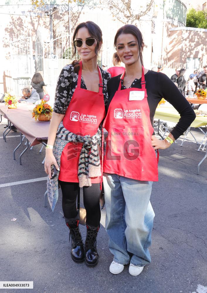 2025 Thanks & Giving On Skid Row - LA